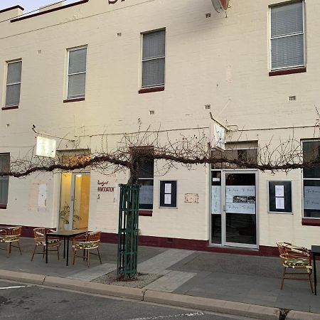 The Barkly Bistro Bar & Accommodation Ararat Exterior foto